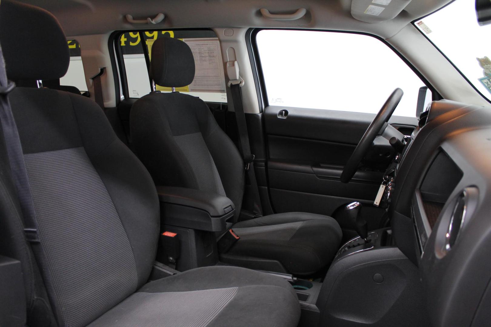 2016 /GRAY Jeep Patriot Sport 2WD (1C4NJPBB8GD) with an 2.4L L4 DOHC 16V engine, located at 533 S West End Blvd., Quakertown, PA, 18951, (877) 257-4995, 40.343994, -75.303604 - INCLUDED IN THE SALE PRICE OF EVERY VEHICLE: 48 Hour Money Back Guarantee 6 Month - 6,000 Mile Warranty Brand New PA State Inspection & Emission $10 Oil Changes for the Life of the Loan Complete CARFAX - Photo#5
