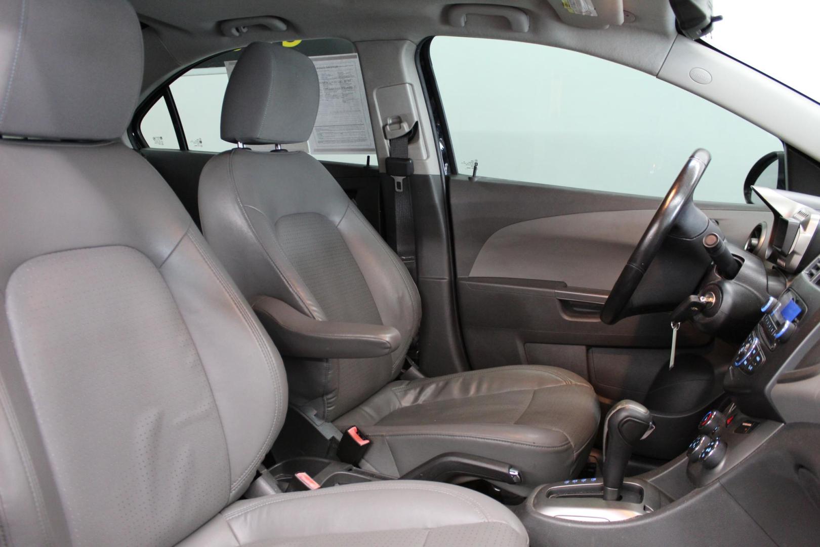 2012 /GRAY Chevrolet Sonic LTZ Sedan (1G1JE5SH3C4) with an 1.8L L4 DOHC 24V FFV engine, 6-Speed Automatic transmission, located at 533 S West End Blvd., Quakertown, PA, 18951, (877) 257-4995, 40.343994, -75.303604 - INCLUDED IN THE SALE PRICE OF EVERY VEHICLE: 48 Hour Money Back Guarantee 6 Month - 6,000 Mile Warranty Brand New PA State Inspection & Emission $10 Oil Changes for the Life of the Loan Complete CARFAX - Photo#5