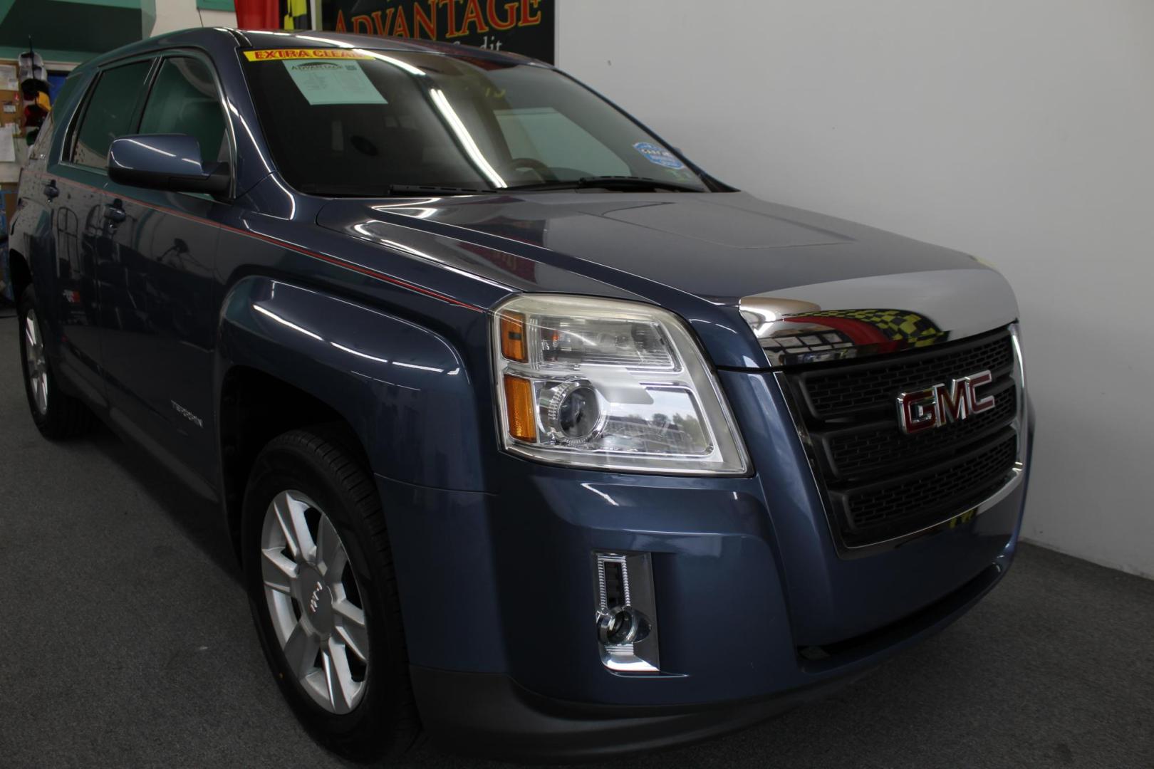 2011 Blue /GRAY GMC Terrain SLE1 FWD (2CTALMEC9B6) with an 2.4L L4 DOHC 16V engine, 6-Speed Automatic transmission, located at 533 S West End Blvd., Quakertown, PA, 18951, (877) 257-4995, 40.343994, -75.303604 - INCLUDED IN THE SALE PRICE OF EVERY VEHICLE: 48 Hour Money Back Guarantee 6 Month - 6,000 Mile Warranty Brand New PA State Inspection & Emission $10 Oil Changes for the Life of the Loan Complete CARFAX - Photo#2