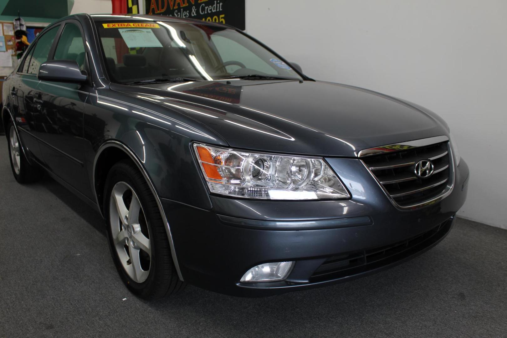 2010 Gray /GRAY Hyundai Sonata Limited V6 (5NPEU4AF0AH) with an 3.3L V6 DOHC 24V engine, 5-Speed Automatic transmission, located at 533 S West End Blvd., Quakertown, PA, 18951, (877) 257-4995, 40.343994, -75.303604 - INCLUDED IN THE SALE PRICE OF EVERY VEHICLE: 48 Hour Money Back Guarantee 6 Month - 6,000 Mile Warranty Brand New PA State Inspection & Emission $10 Oil Changes for the Life of the Loan Complete CARFAX - Photo#2