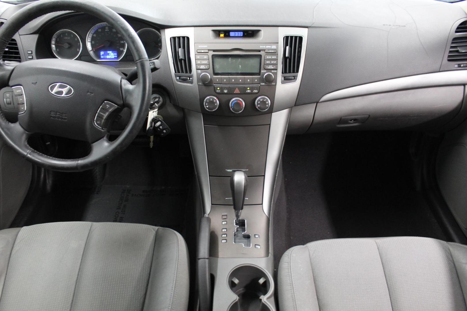 2010 Gray /GRAY Hyundai Sonata Limited V6 (5NPEU4AF0AH) with an 3.3L V6 DOHC 24V engine, 5-Speed Automatic transmission, located at 533 S West End Blvd., Quakertown, PA, 18951, (877) 257-4995, 40.343994, -75.303604 - INCLUDED IN THE SALE PRICE OF EVERY VEHICLE: 48 Hour Money Back Guarantee 6 Month - 6,000 Mile Warranty Brand New PA State Inspection & Emission $10 Oil Changes for the Life of the Loan Complete CARFAX - Photo#6