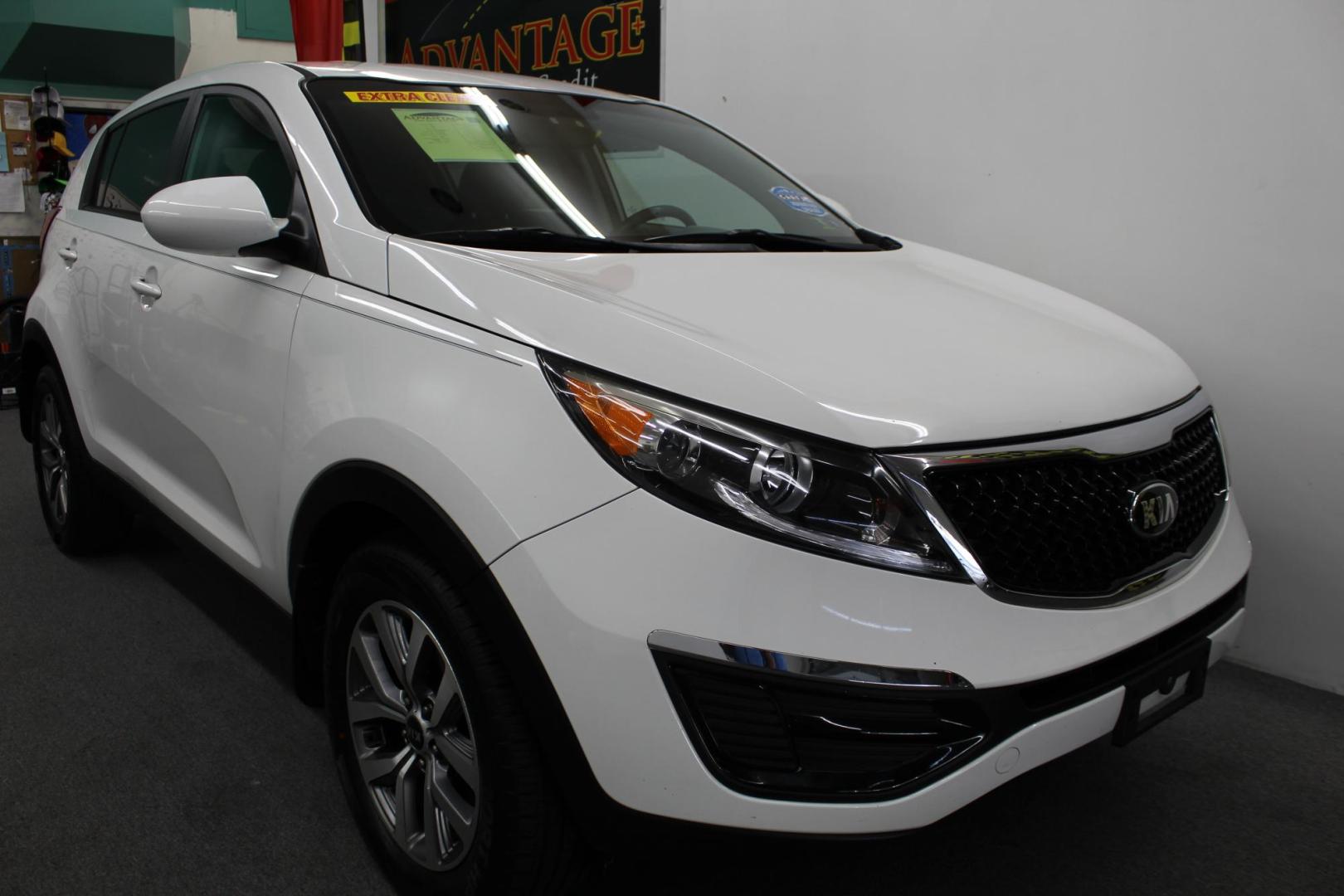 2014 /GRAY Kia Sportage LX FWD (KNDPB3AC4E7) with an 2.4L V6 DOHC 24V engine, 6-Speed Automatic transmission, located at 533 S West End Blvd., Quakertown, PA, 18951, (877) 257-4995, 40.343994, -75.303604 - INCLUDED IN THE SALE PRICE OF EVERY VEHICLE: 48 Hour Money Back Guarantee 6 Month - 6,000 Mile Warranty Brand New PA State Inspection & Emission $10 Oil Changes for the Life of the Loan Complete CARFAX - Photo#2