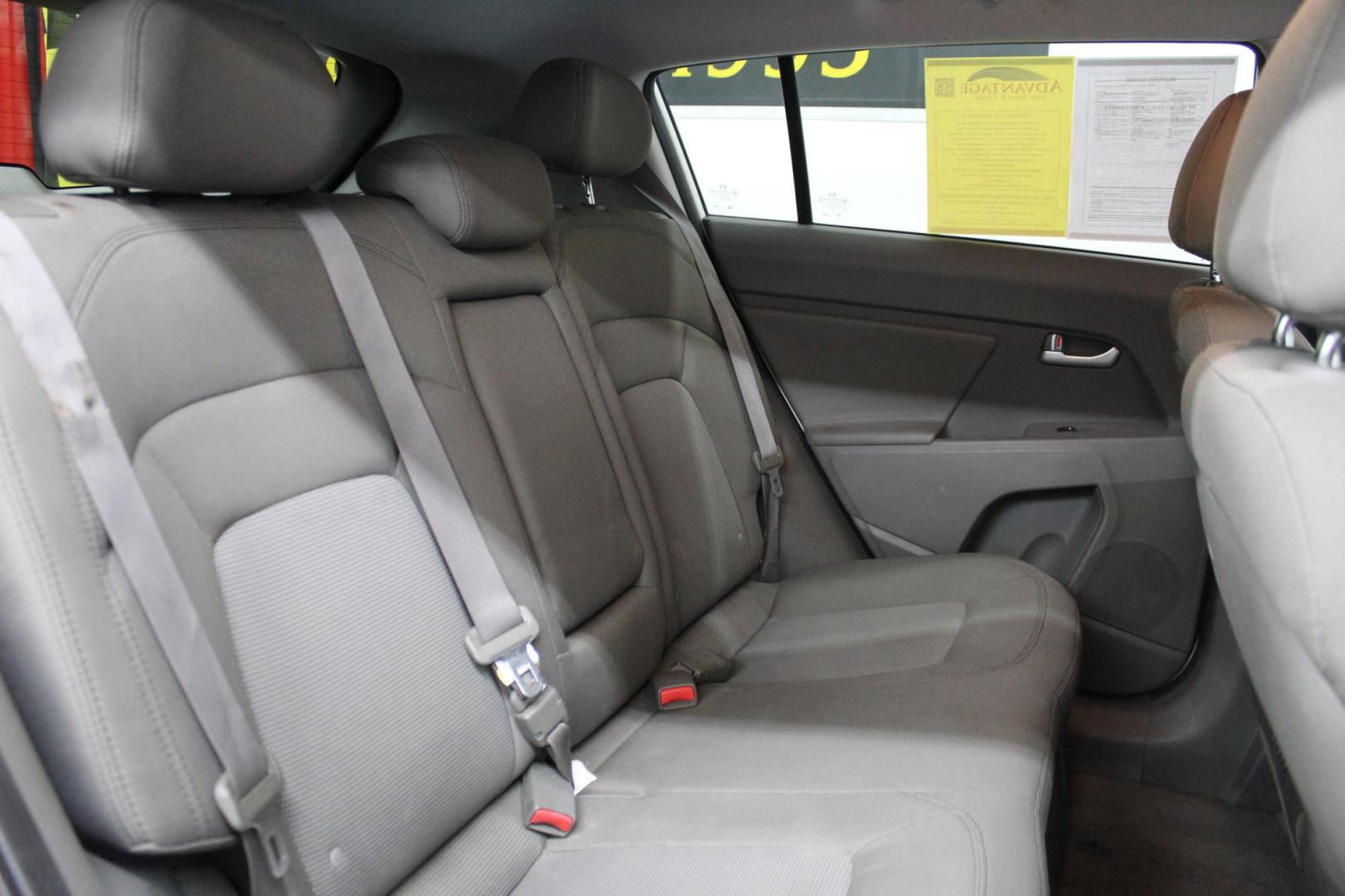 2014 /GRAY Kia Sportage LX FWD (KNDPB3AC4E7) with an 2.4L V6 DOHC 24V engine, 6-Speed Automatic transmission, located at 533 S West End Blvd., Quakertown, PA, 18951, (877) 257-4995, 40.343994, -75.303604 - INCLUDED IN THE SALE PRICE OF EVERY VEHICLE: 48 Hour Money Back Guarantee 6 Month - 6,000 Mile Warranty Brand New PA State Inspection & Emission $10 Oil Changes for the Life of the Loan Complete CARFAX - Photo#4