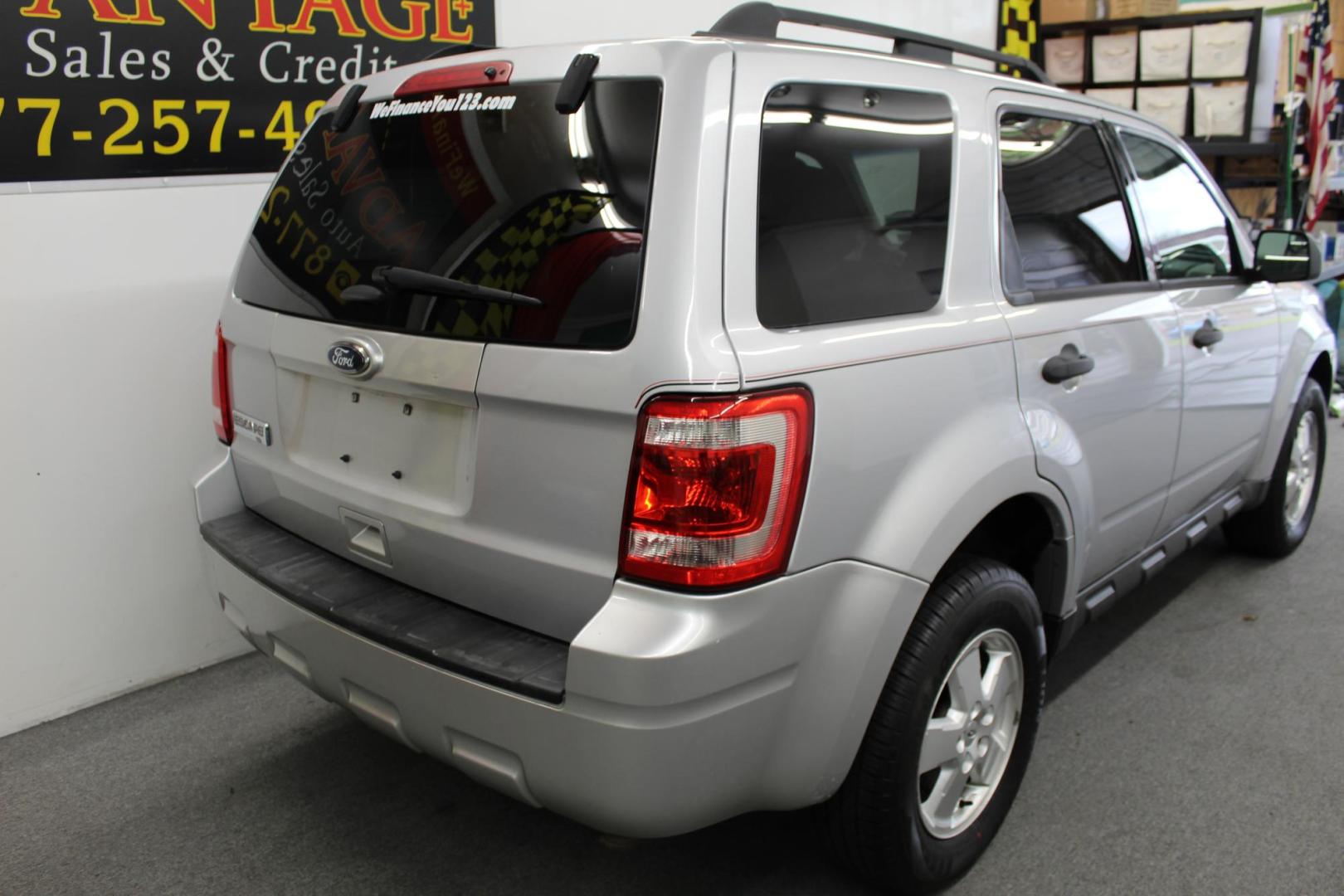 2012 SILVER /Beige Ford Escape XLT FWD (1FMCU0D74CK) with an 2.5L L4 DOHC 16V engine, 6-Speed Automatic transmission, located at 533 S West End Blvd., Quakertown, PA, 18951, (877) 257-4995, 40.343994, -75.303604 - INCLUDED IN THE SALE PRICE OF EVERY VEHICLE: 48 Hour Money Back Guarantee 6 Month - 6,000 Mile Warranty Brand New PA State Inspection & Emission $10 Oil Changes for the Life of the Loan Complete CARFAX - Photo#3