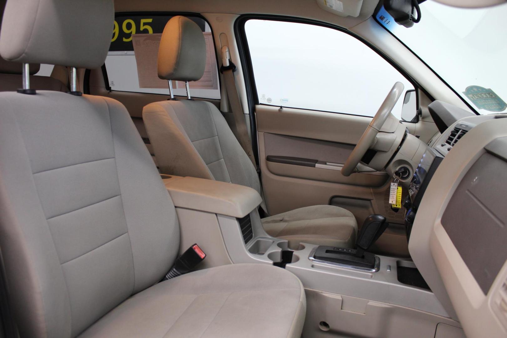 2012 SILVER /Beige Ford Escape XLT FWD (1FMCU0D74CK) with an 2.5L L4 DOHC 16V engine, 6-Speed Automatic transmission, located at 533 S West End Blvd., Quakertown, PA, 18951, (877) 257-4995, 40.343994, -75.303604 - INCLUDED IN THE SALE PRICE OF EVERY VEHICLE: 48 Hour Money Back Guarantee 6 Month - 6,000 Mile Warranty Brand New PA State Inspection & Emission $10 Oil Changes for the Life of the Loan Complete CARFAX - Photo#5