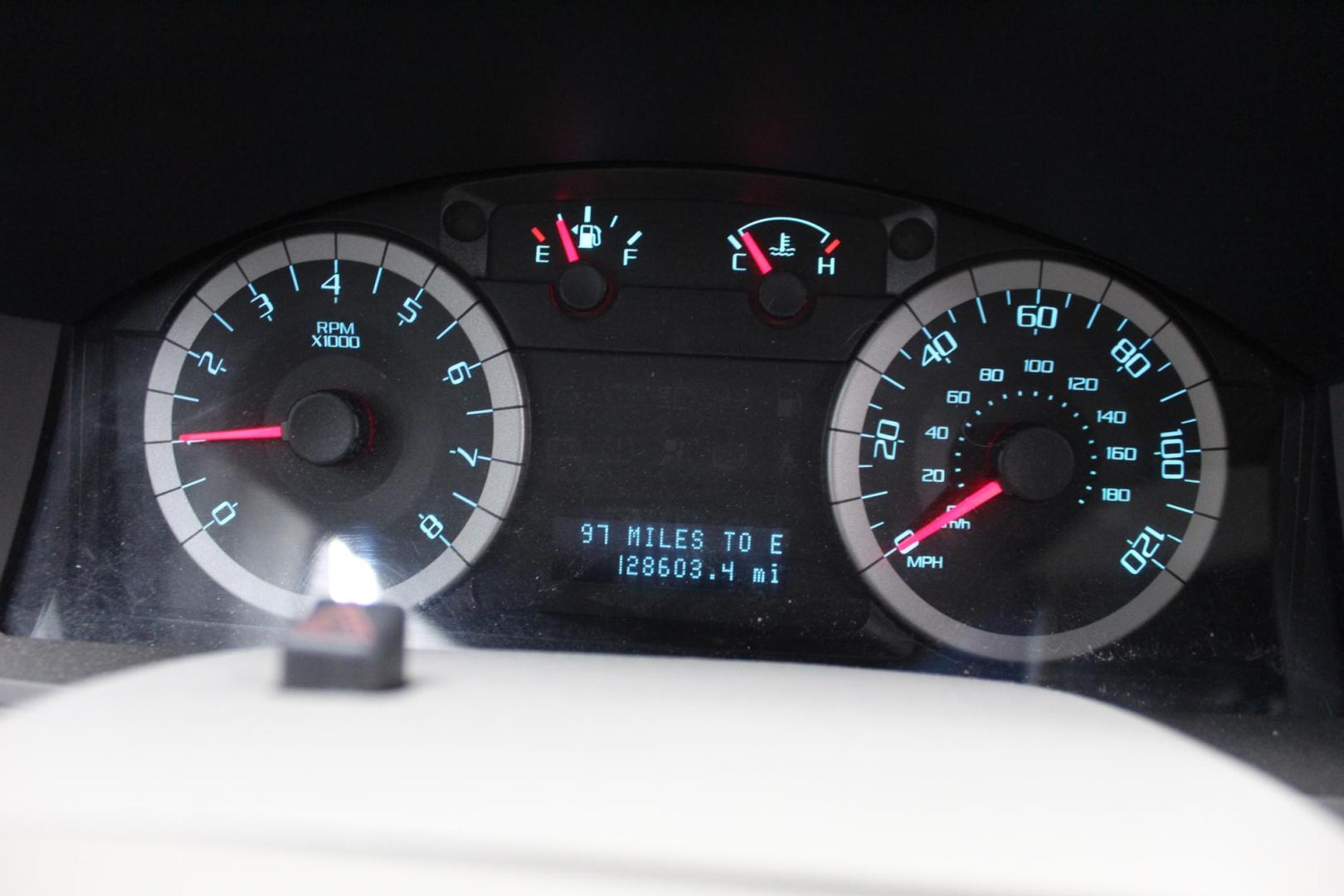 2012 SILVER /Beige Ford Escape XLT FWD (1FMCU0D74CK) with an 2.5L L4 DOHC 16V engine, 6-Speed Automatic transmission, located at 533 S West End Blvd., Quakertown, PA, 18951, (877) 257-4995, 40.343994, -75.303604 - INCLUDED IN THE SALE PRICE OF EVERY VEHICLE: 48 Hour Money Back Guarantee 6 Month - 6,000 Mile Warranty Brand New PA State Inspection & Emission $10 Oil Changes for the Life of the Loan Complete CARFAX - Photo#8