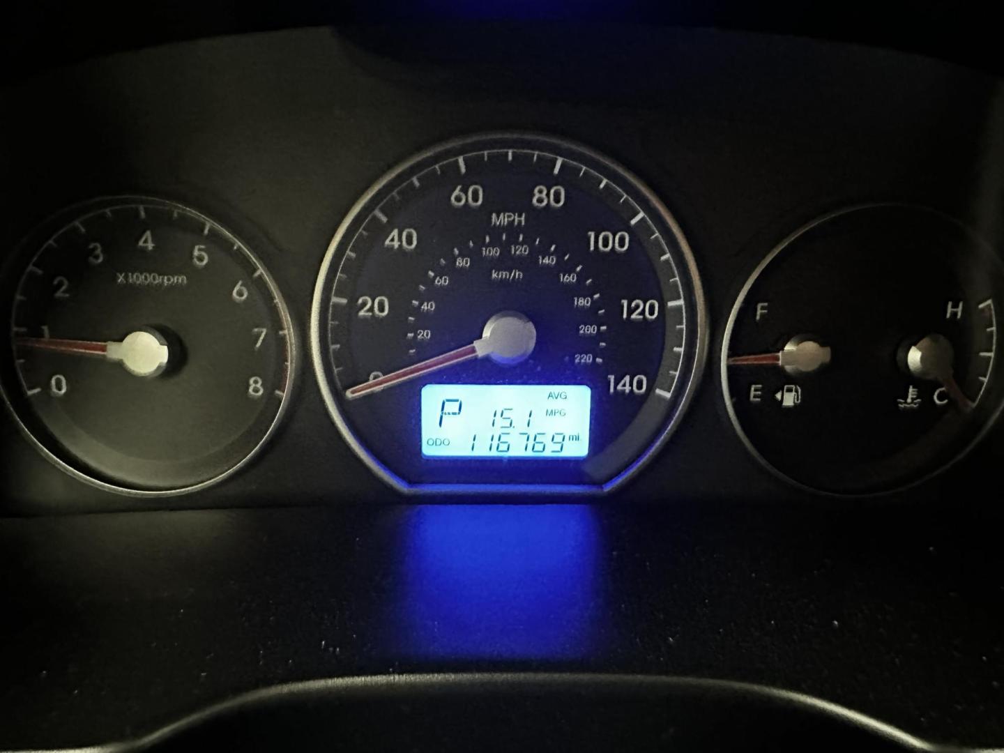 2011 Gray /GRAY Hyundai Santa Fe GL 2.4 4WD (5XYZGDAB7BG) with an 2.4L L4 DOHC 16V engine, 6-Speed Automatic transmission, located at 533 S West End Blvd., Quakertown, PA, 18951, (877) 257-4995, 40.343994, -75.303604 - INCLUDED IN THE SALE PRICE OF EVERY VEHICLE: 48 Hour Money Back Guarantee 6 Month - 6,000 Mile Warranty Brand New PA State Inspection & Emission $10 Oil Changes for the Life of the Loan Complete CARFAX - Photo#7