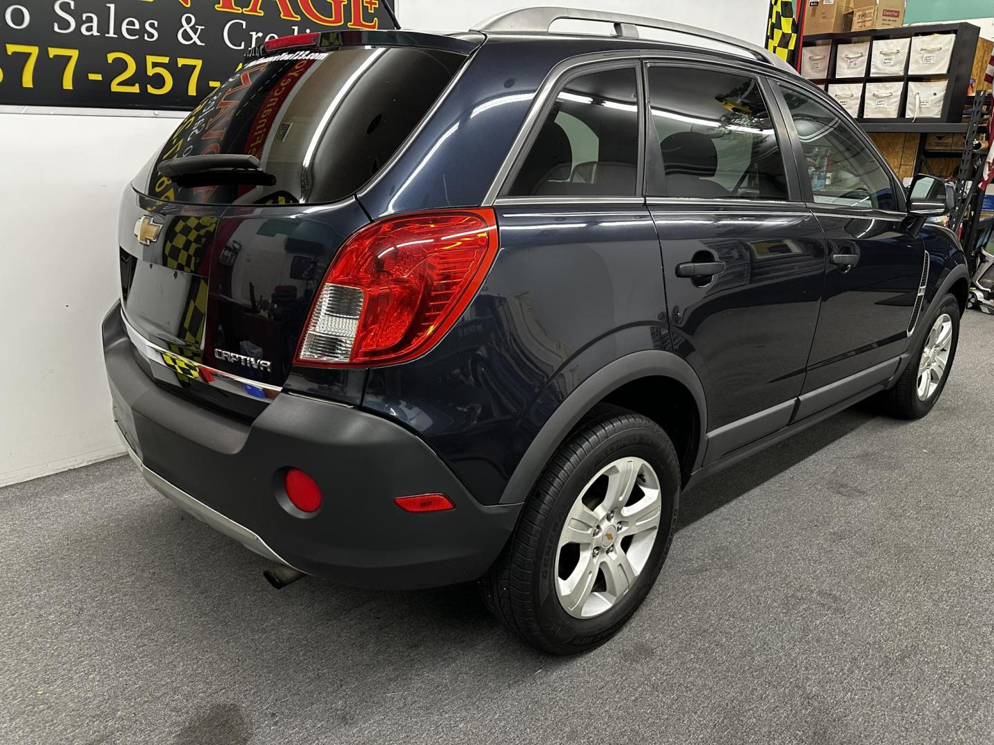2015 /GRAY Chevrolet Captiva Sport 2LS FWD (3GNAL2EKXFS) with an 2.4L L4 DOHC 16V FFV engine, 6-Speed Automatic transmission, located at 533 S West End Blvd., Quakertown, PA, 18951, (877) 257-4995, 40.343994, -75.303604 - INCLUDED IN THE SALE PRICE OF EVERY VEHICLE: 48 Hour Money Back Guarantee 6 Month - 6,000 Mile Warranty Brand New PA State Inspection & Emission $10 Oil Changes for the Life of the Loan Complete CARFAX - Photo#3
