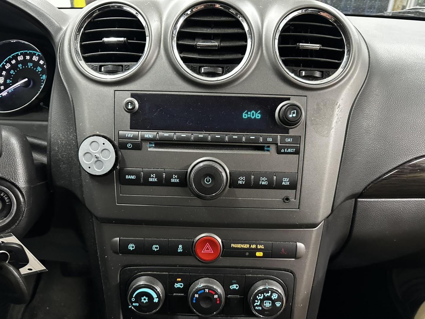 2015 /GRAY Chevrolet Captiva Sport 2LS FWD (3GNAL2EKXFS) with an 2.4L L4 DOHC 16V FFV engine, 6-Speed Automatic transmission, located at 533 S West End Blvd., Quakertown, PA, 18951, (877) 257-4995, 40.343994, -75.303604 - INCLUDED IN THE SALE PRICE OF EVERY VEHICLE: 48 Hour Money Back Guarantee 6 Month - 6,000 Mile Warranty Brand New PA State Inspection & Emission $10 Oil Changes for the Life of the Loan Complete CARFAX - Photo#7