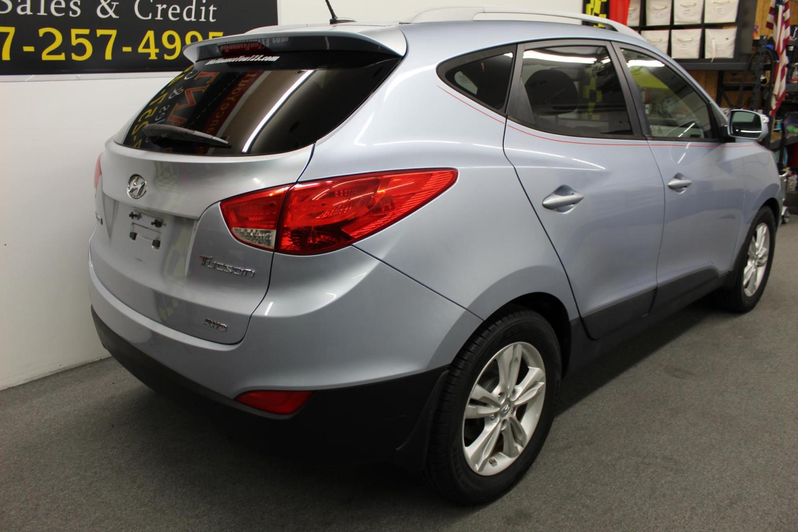 2012 Blue /GRAY Hyundai Tucson Limited Auto AWD (KM8JUCAC3CU) with an 2.4L L4 DOHC 16V engine, 6-Speed Automatic transmission, located at 533 S West End Blvd., Quakertown, PA, 18951, (877) 257-4995, 40.343994, -75.303604 - INCLUDED IN THE SALE PRICE OF EVERY VEHICLE: 48 Hour Money Back Guarantee 6 Month - 6,000 Mile Warranty Brand New PA State Inspection & Emission $10 Oil Changes for the Life of the Loan Complete CARFAX - Photo#3