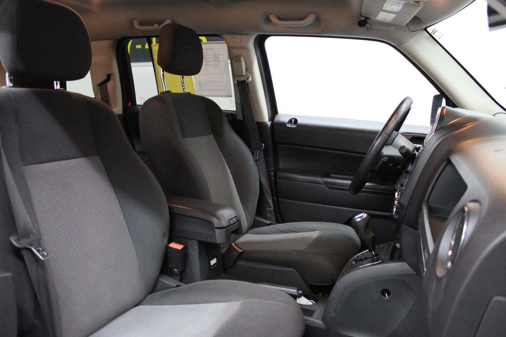 2017 /GRAY Jeep Patriot Latitude 2WD (1C4NJPFA9HD) with an 2.0L L4 DOHC 16V engine, located at 533 S West End Blvd., Quakertown, PA, 18951, (877) 257-4995, 40.343994, -75.303604 - INCLUDED IN THE SALE PRICE OF EVERY VEHICLE: 48 Hour Money Back Guarantee 6 Month - 6,000 Mile Warranty Brand New PA State Inspection & Emission $10 Oil Changes for the Life of the Loan Complete CARFAX - Photo#5