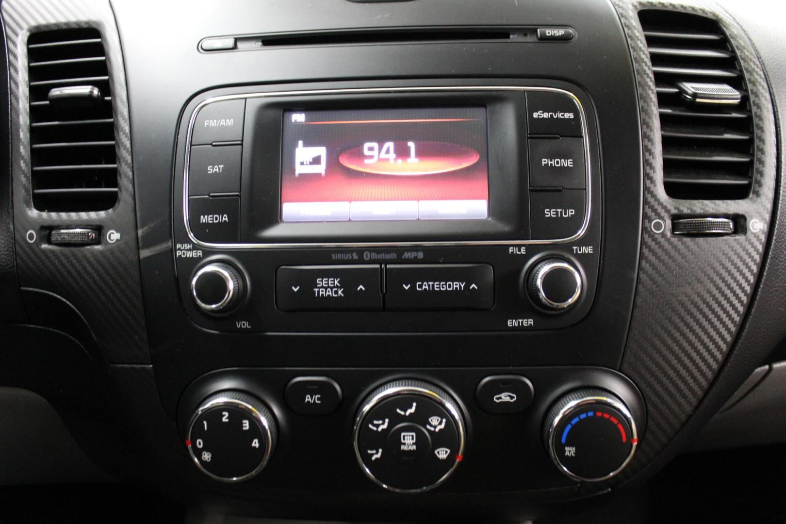 2014 /GRAY Kia Forte EX (KNAFZ4A83E5) with an 2.0L L4 DOHC 16V engine, 6-Speed Automatic transmission, located at 533 S West End Blvd., Quakertown, PA, 18951, (877) 257-4995, 40.343994, -75.303604 - INCLUDED IN THE SALE PRICE OF EVERY VEHICLE: 48 Hour Money Back Guarantee 6 Month - 6,000 Mile Warranty Brand New PA State Inspection & Emission $10 Oil Changes for the Life of the Loan Complete CARFAX - Photo#7